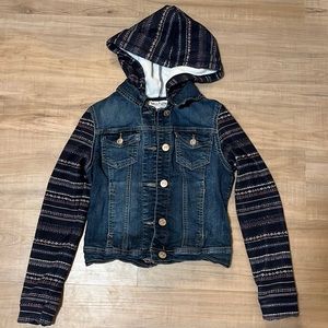 Jean jacket with fabric sleeves
